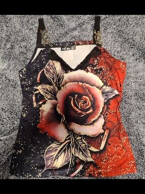 Never Worn chic Black & Red Rose Print V-Neck Cami with Gold Rings